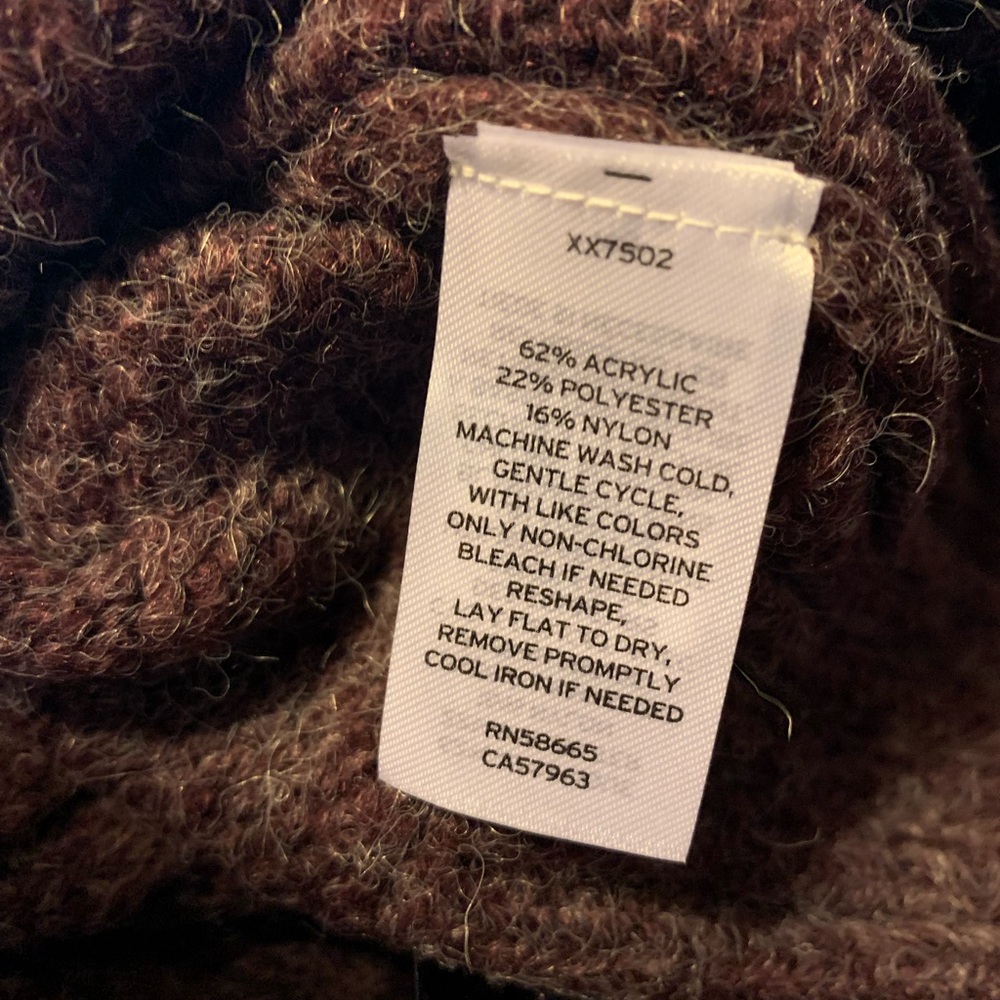 Abound Burgundy Stem V-Neck Sweater By Nordstrom
Size Medium - Picture 11 of 12